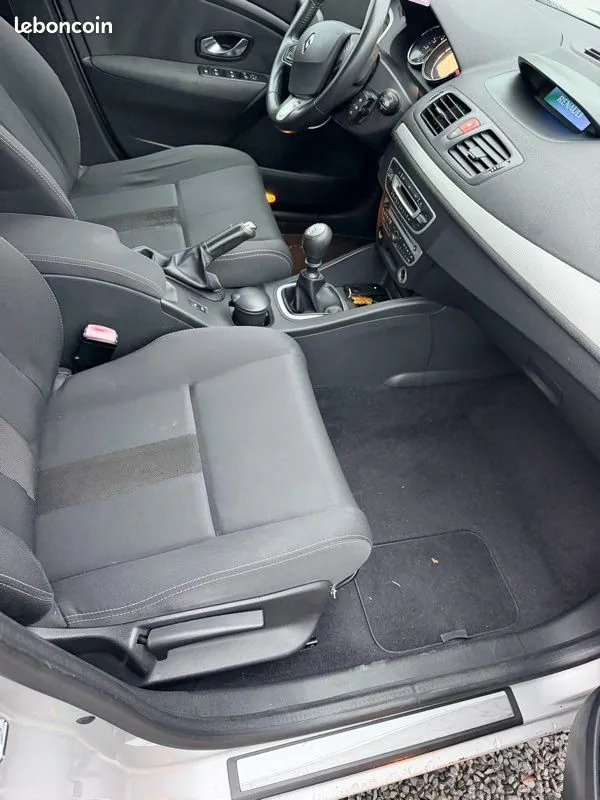 Renault Megane 2009 photo 2