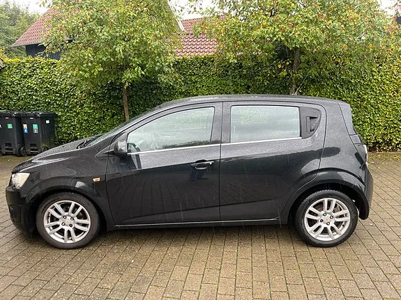 Chevrolet Aveo 2013 photo 3