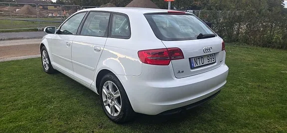 Audi A3 2011 photo 2