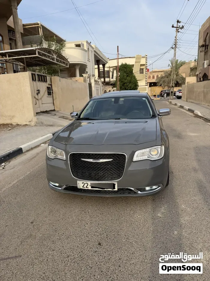 Chrysler 300 2019 photo 2