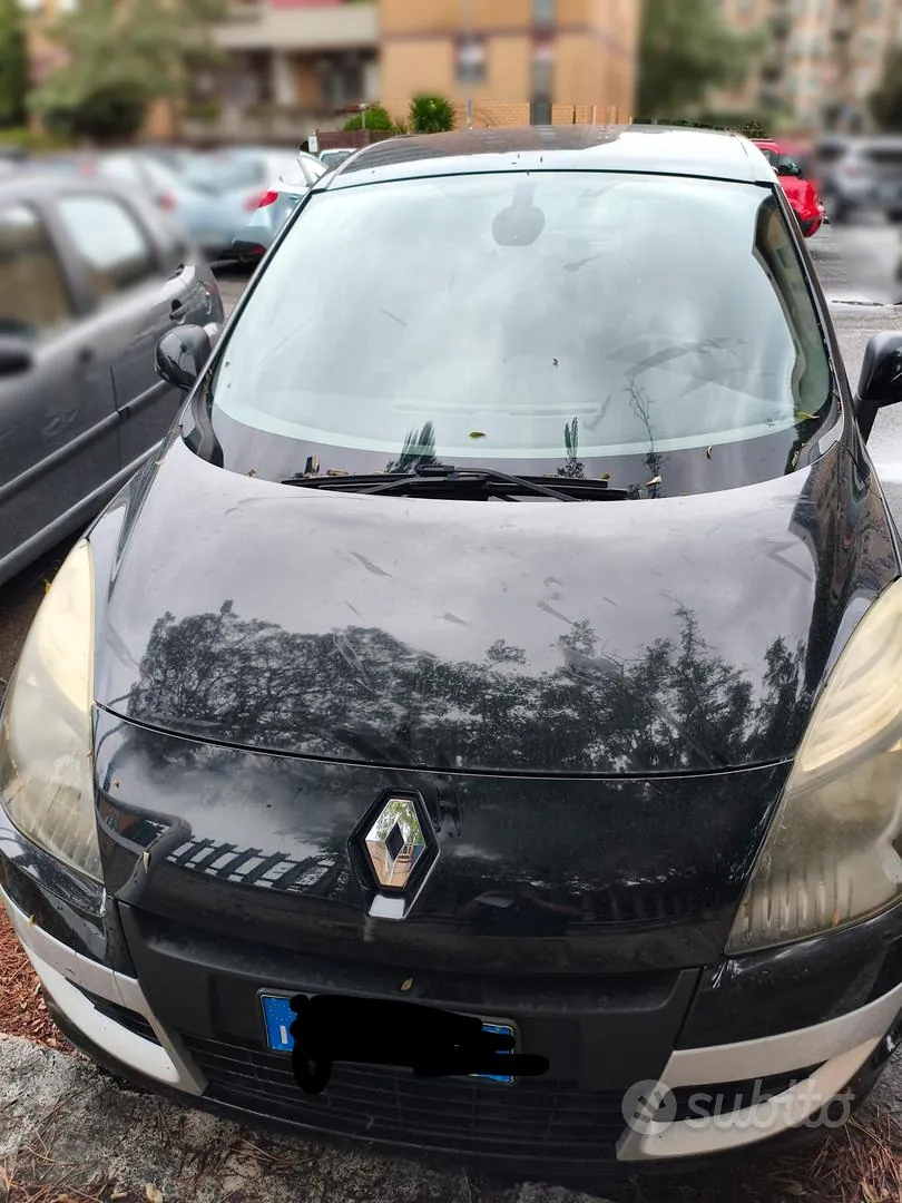 Renault Scenic 2011 photo 2
