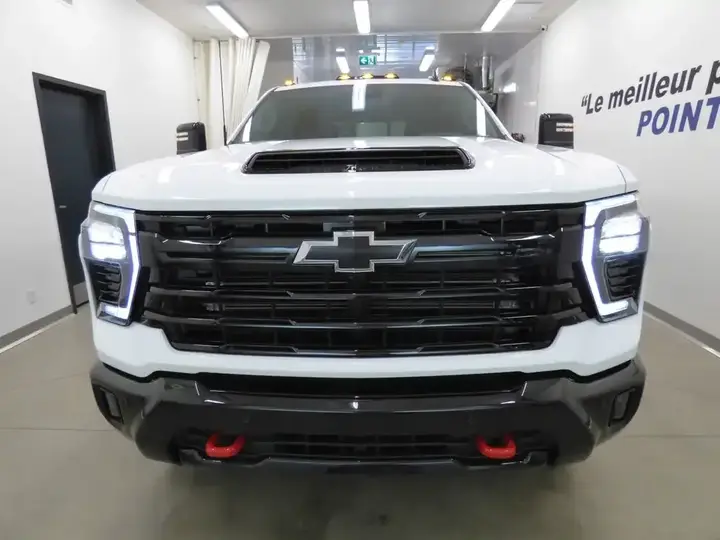Chevrolet Silverado 2500 2026 photo 3