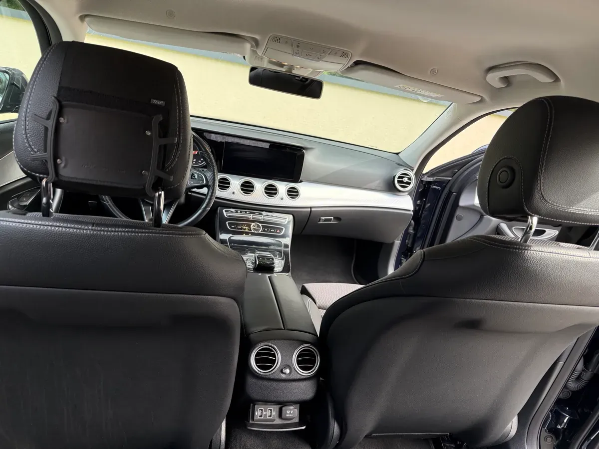 Mercedes-Benz E-Class 2018 photo 3