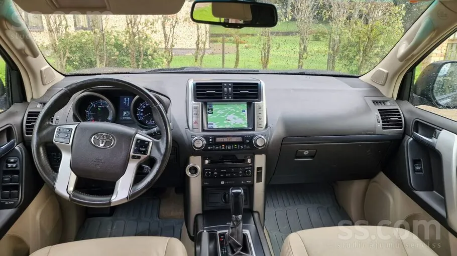 Toyota Land Cruiser 2012 photo 5