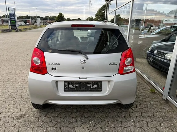 Suzuki Alto 2010 photo 3