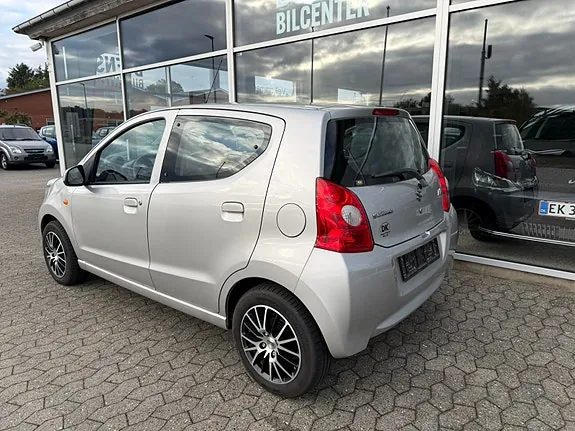 Suzuki Alto 2010 photo 2