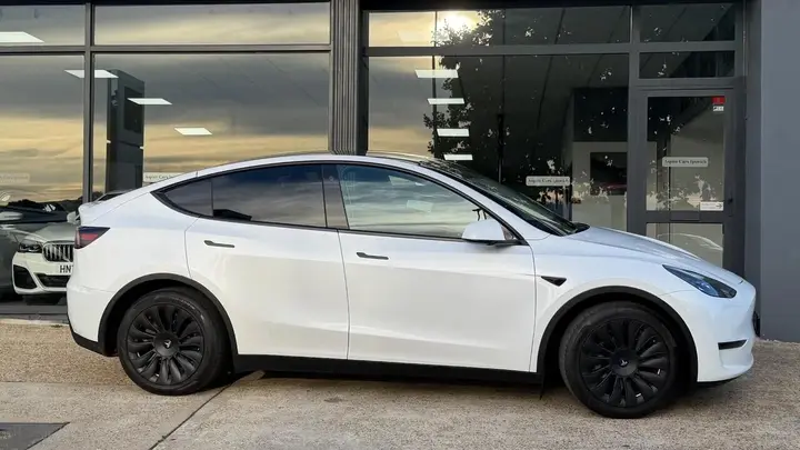Tesla Model Y 2022 photo 4