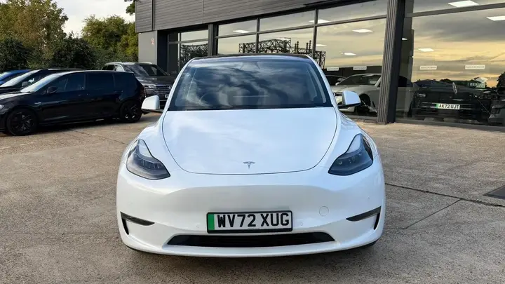 Tesla Model Y 2022 photo 2