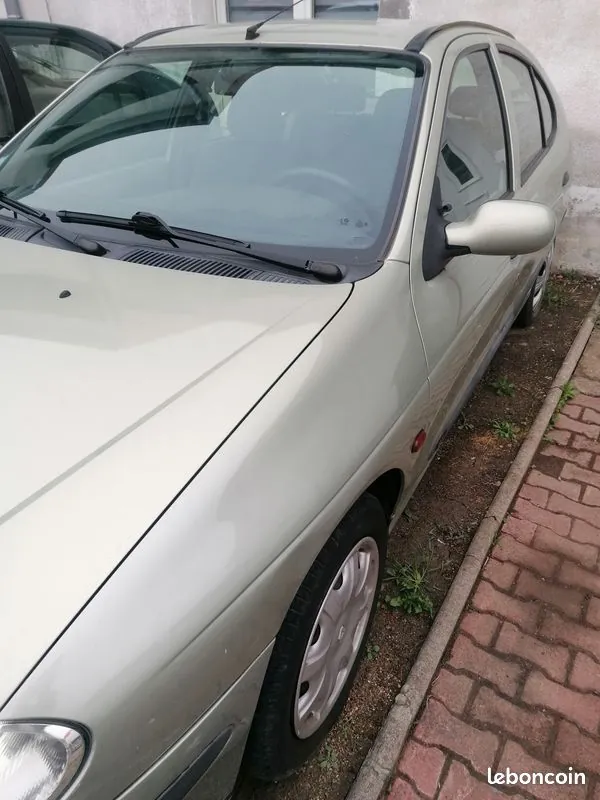 Renault Megane 2000 photo 2