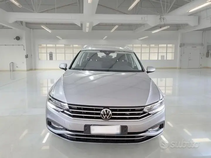 Volkswagen Passat Variant 2023 photo 2