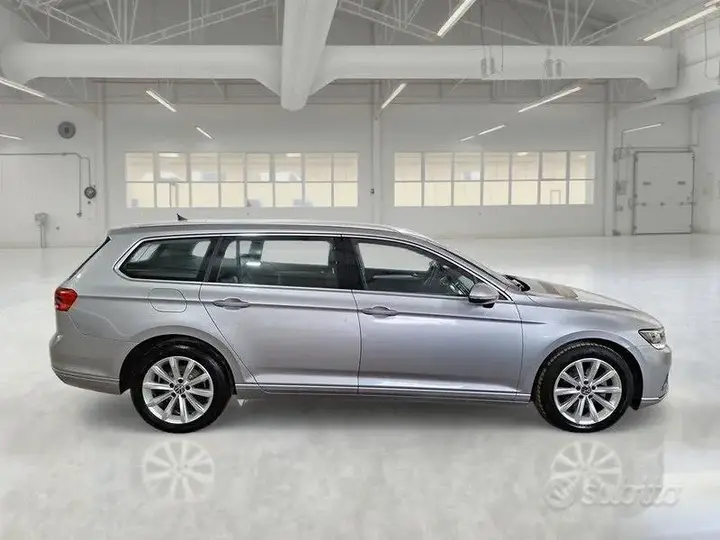 Volkswagen Passat Variant 2023 photo 3