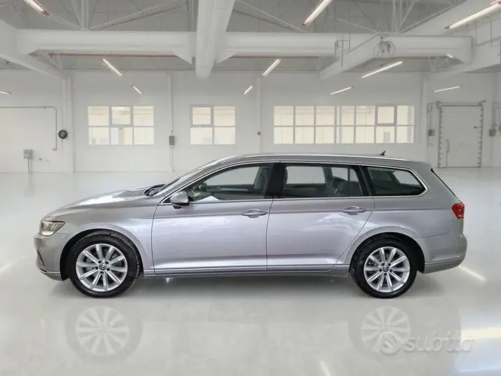 Volkswagen Passat Variant 2023 photo 5