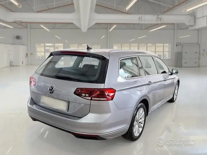 Volkswagen Passat Variant 2023 photo 4