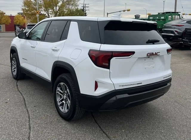 GMC Terrain 2026 photo 3