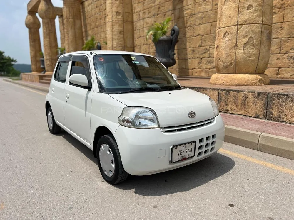 Daihatsu Esse