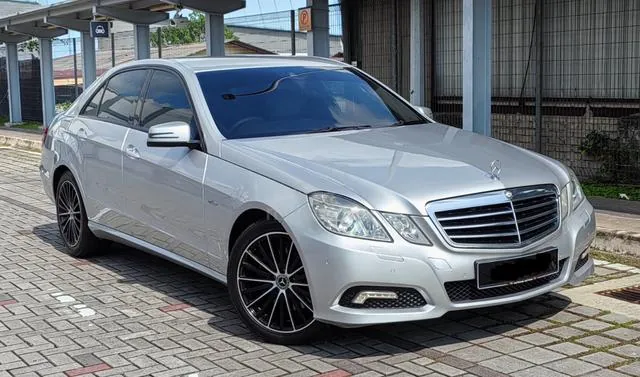 Mercedes-Benz E250