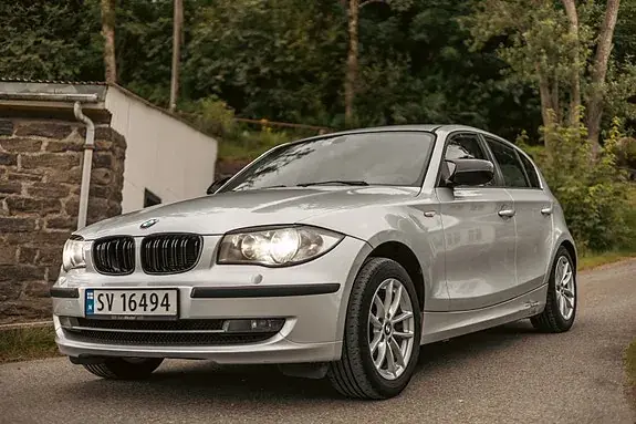 BMW 116D 2011 photo 2