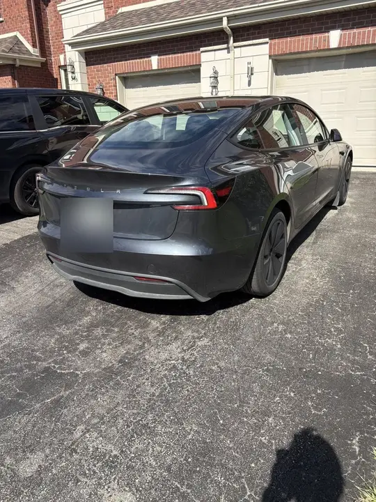 Tesla Model 3 2024 photo 3