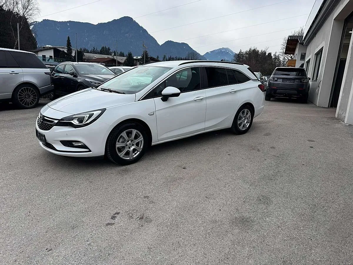 Opel Astra 2021 photo 2