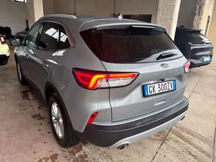 Ford Kuga 2022 photo 3