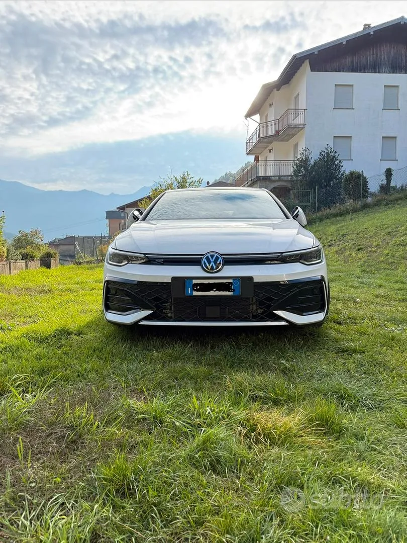 Volkswagen Golf 8 2025 photo 2