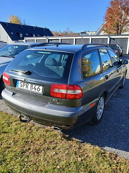 Volvo V40 2001 photo 2