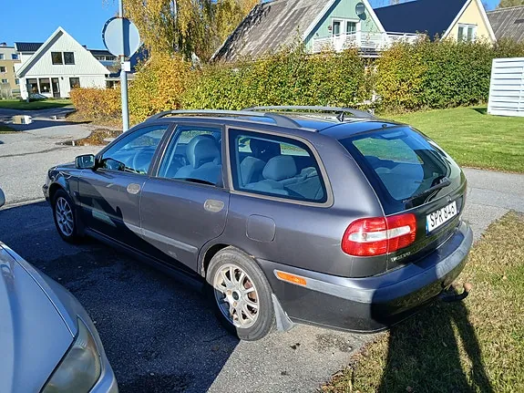 Volvo V40 2001 photo 4