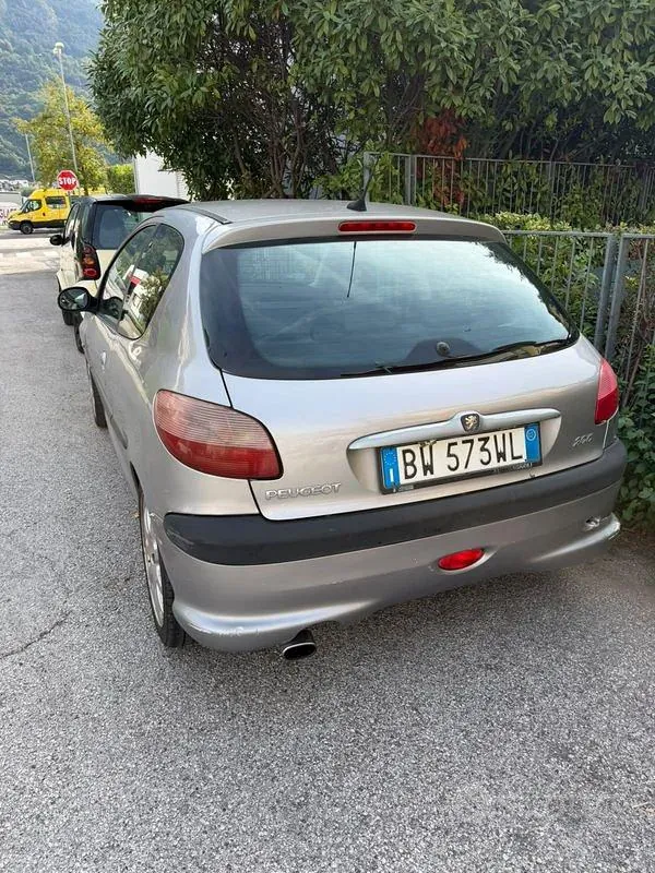 Peugeot 206 2002 photo 2