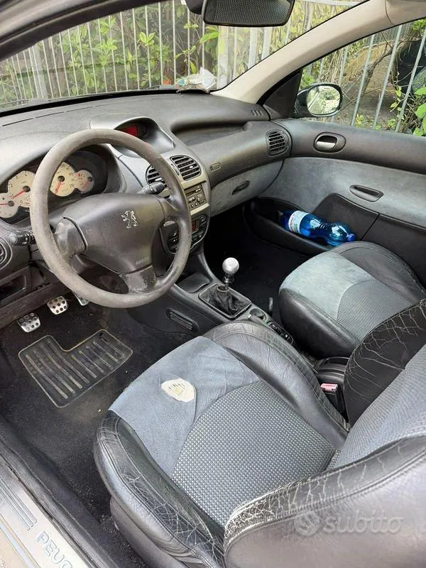 Peugeot 206 2002 photo 3