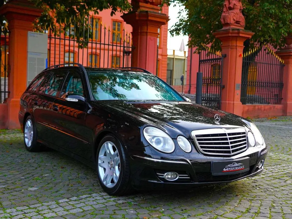 Mercedes-Benz E 320