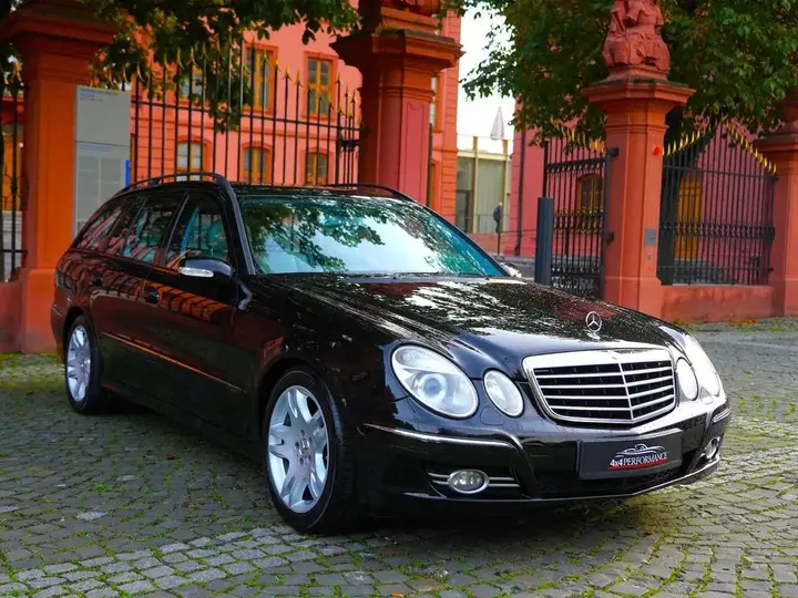 Mercedes-Benz E 320