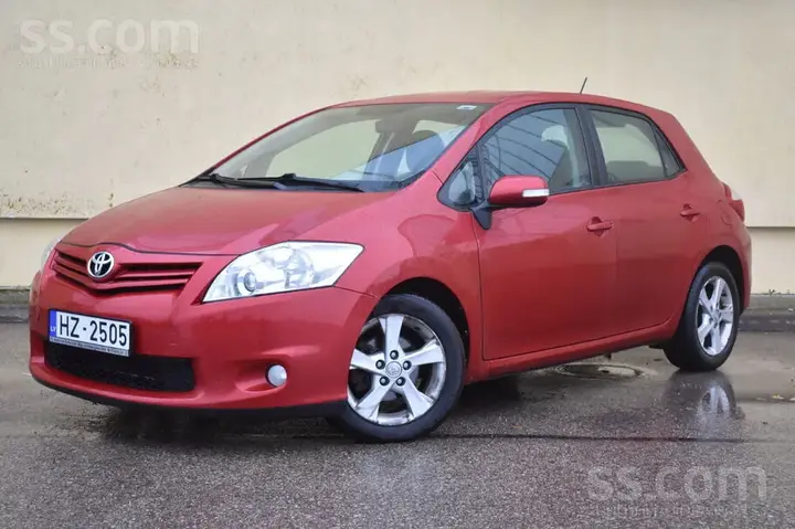 Toyota Auris 2011 photo 4