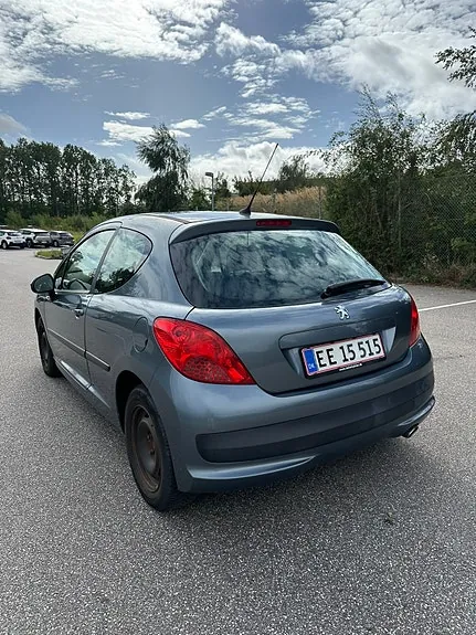 Peugeot 207 2007 photo 3