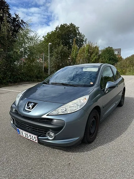 Peugeot 207 2007 photo 2