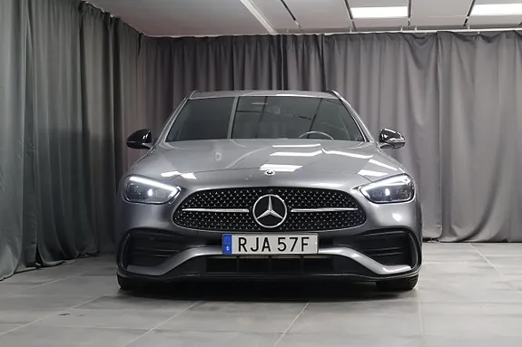 Mercedes-Benz C300 E 2024 photo 3