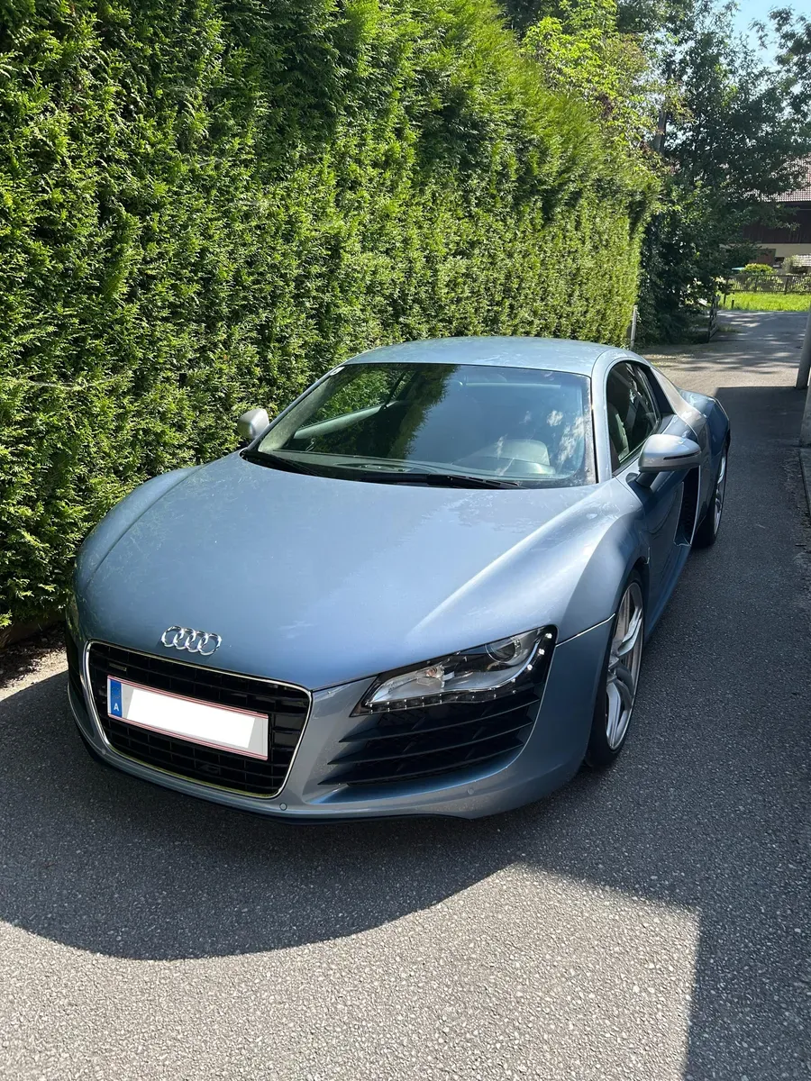 Audi R8 2009 photo 2