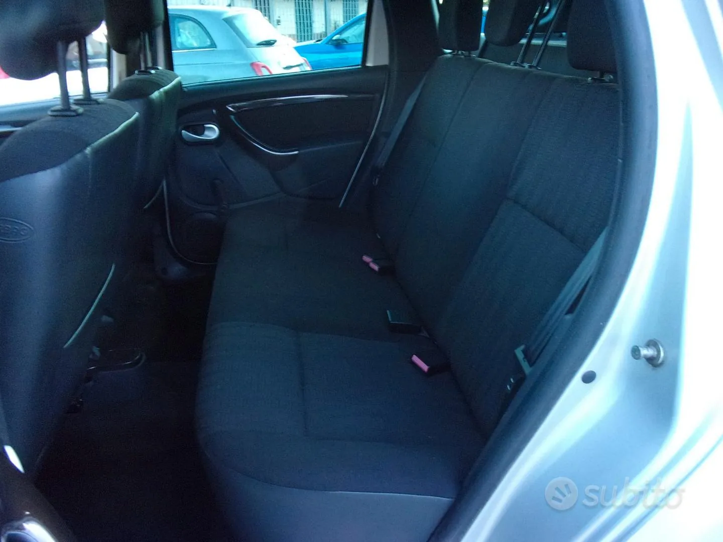 Dacia Duster 2011 photo 5