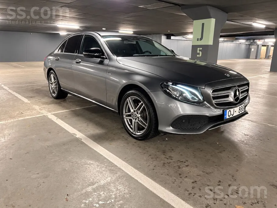Mercedes-Benz E200
