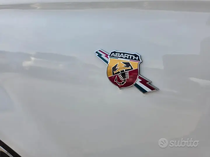 Abarth 500 2011 photo 4