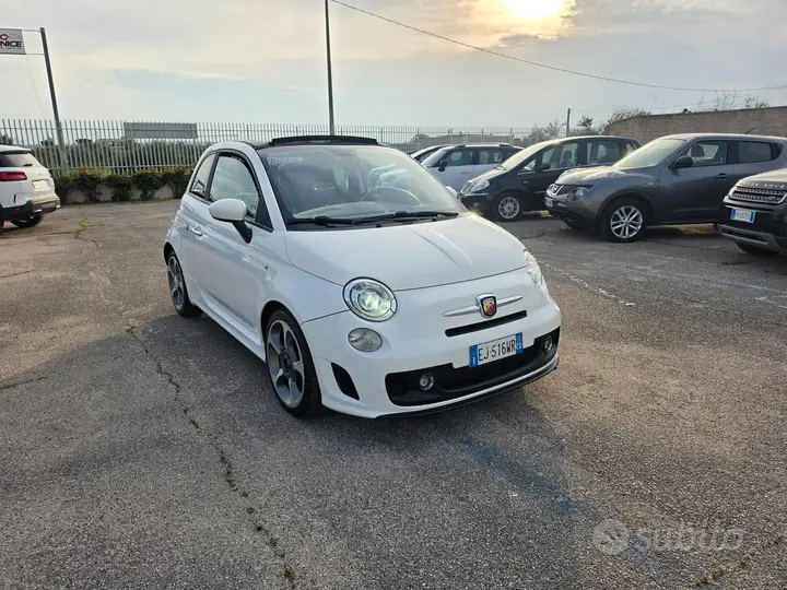 Abarth 500 2011 photo 2