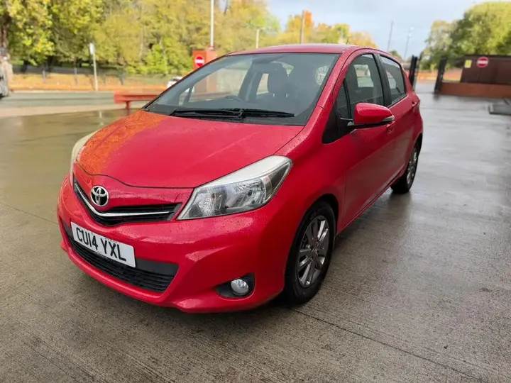 Toyota Yaris 2014 photo 4