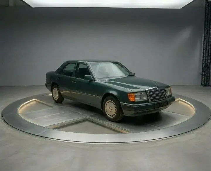 Mercedes-Benz 300E