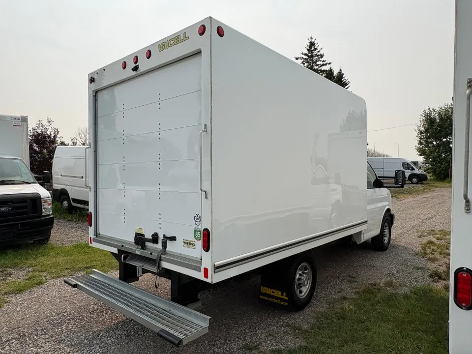 Chevrolet Express 3500 2024 photo 5