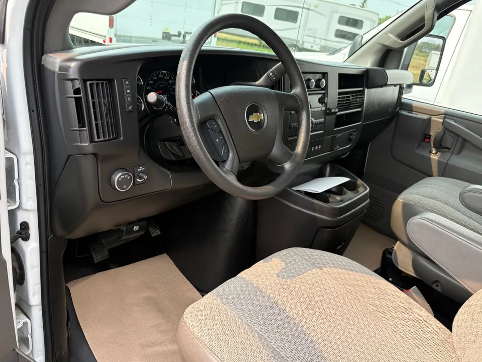 Chevrolet Express 3500 2024 photo 4