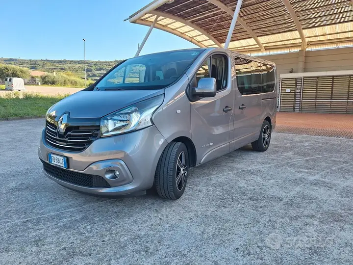 Renault Trafic 2015 photo 2