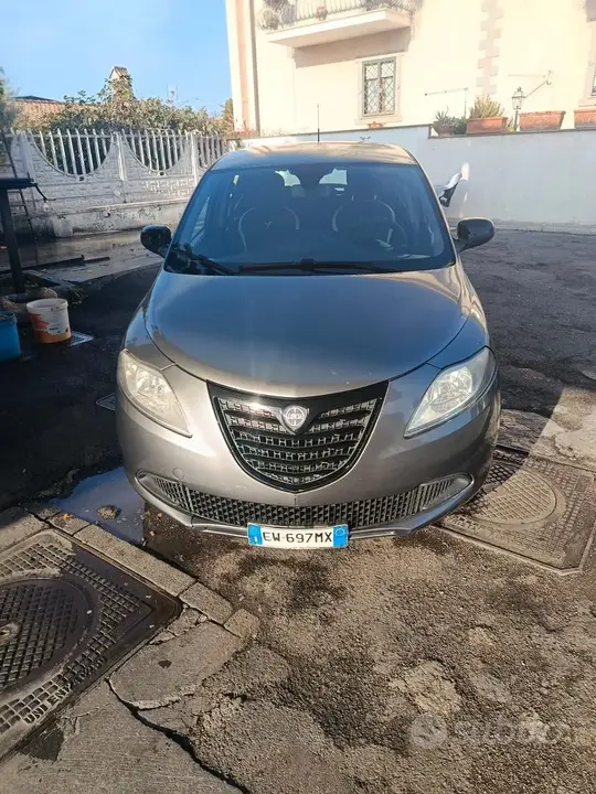 Lancia Ypsilon 2014 photo 2