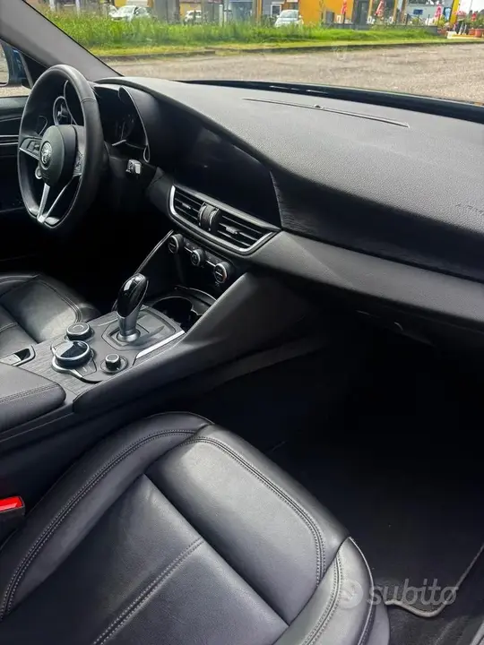 Alfa Romeo Giulia 2019 photo 4
