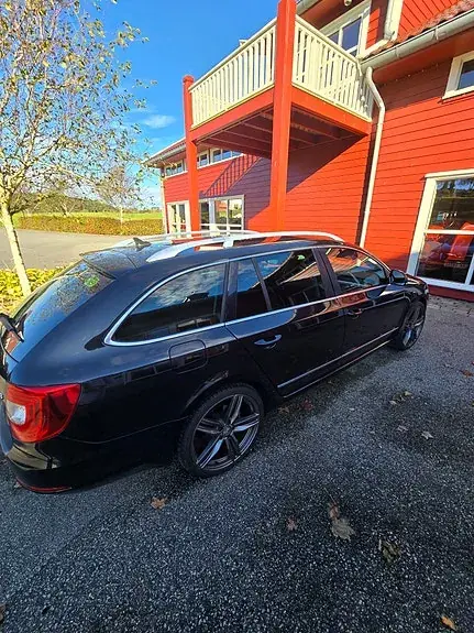 Skoda Superb 2014 photo 2