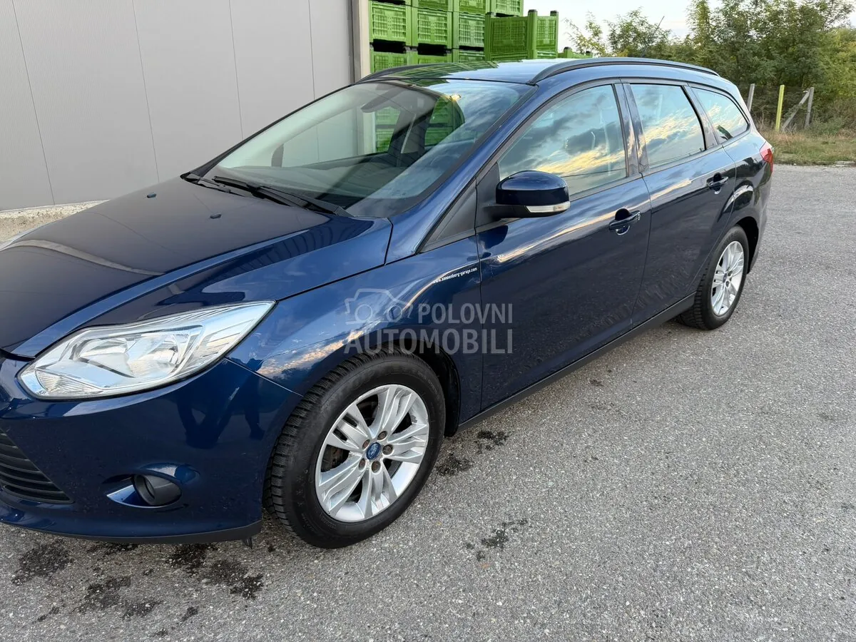 Ford Focus 2011 photo 3