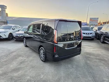 Nissan Serena 2024 photo 3